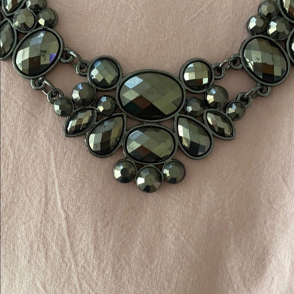 Graphite statement necklace - Picture 4 of 9